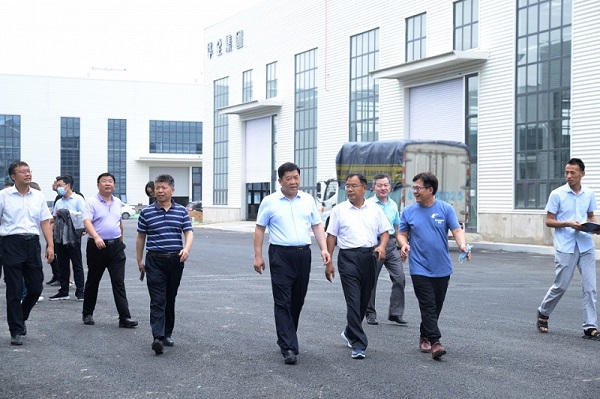 7月3日，潍坊市科技局局长高玉国一行莅临华全集团参展数字化工厂建设